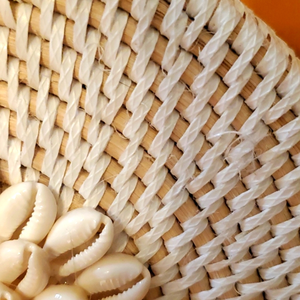 Shell and Rattan Circle Crossbody‎ Purse - Picture 4 of 10